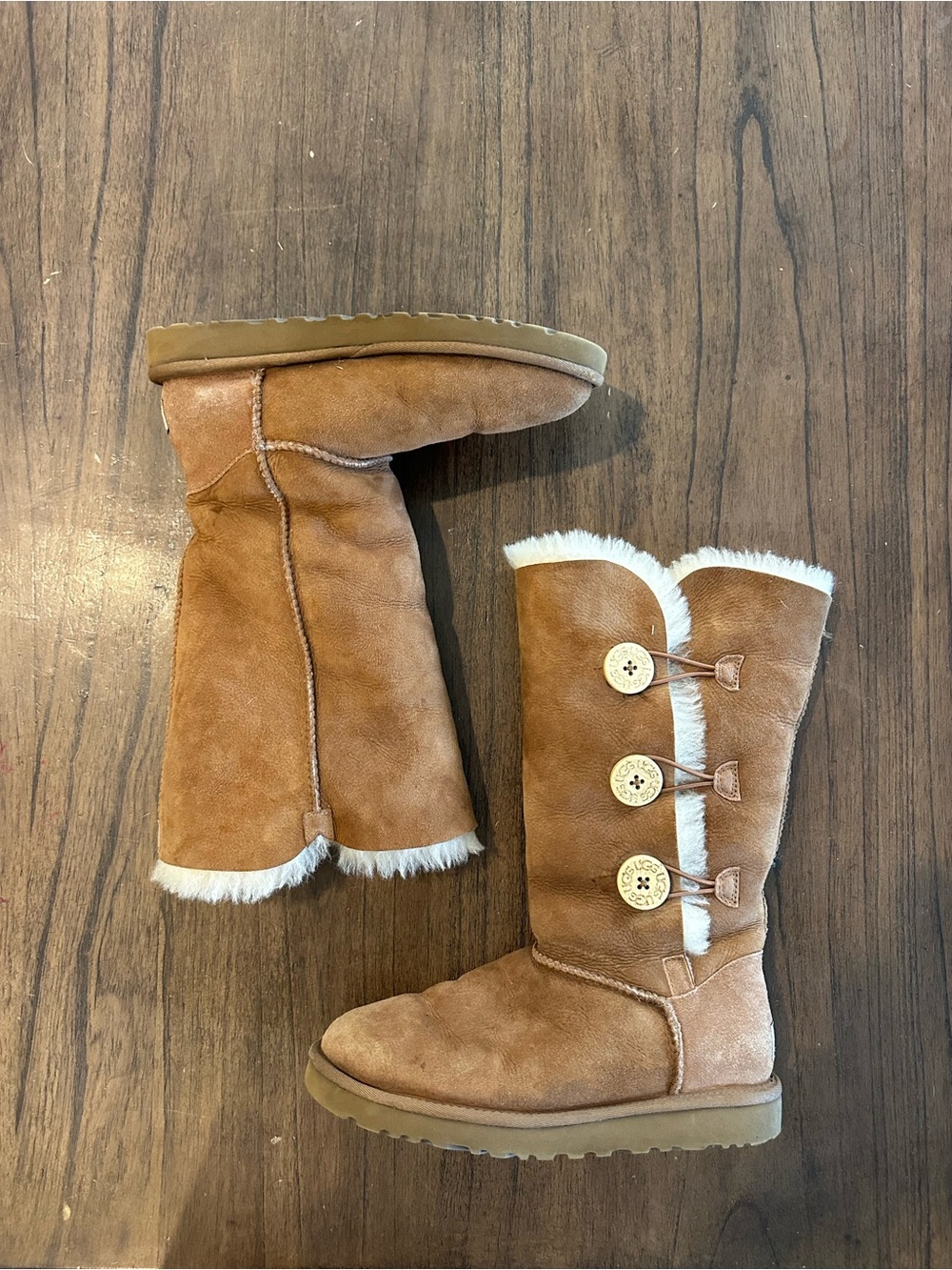 UGG Bailey Button Triplet Women’s 7 Chestnut Tall Sheepskin Boots 1873